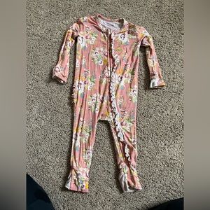 Gigi and Max sleeper